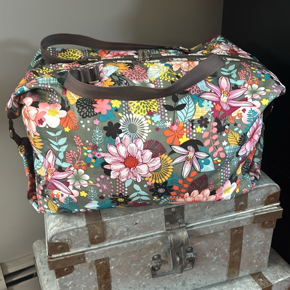 Vintage LeSportsac Duffle Bag - Picture 3 of 17